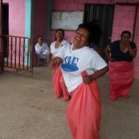 Madres integradas actividades de terapia con pasantía medica